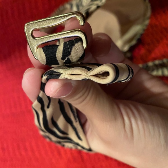 Hollister Bikini Cheetah top - Picture 3 of 4